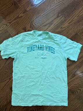 Boys Vineyard Vines Crewneck Tee with Whale Logo size XL
